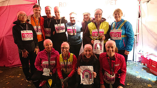 Gruppebilde av forskere som deltok i Rosa Sløyfe Løpet 2018.